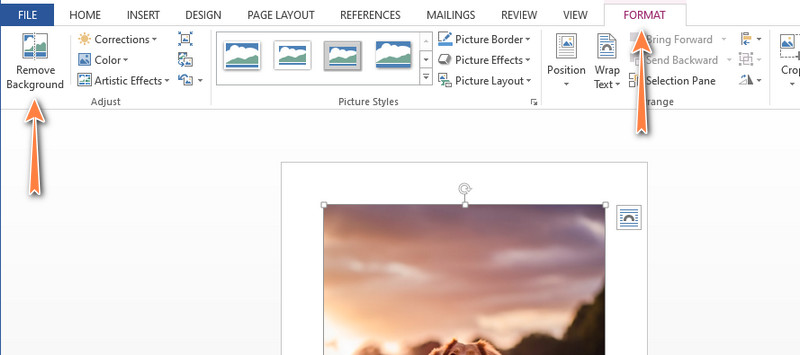 Word 背景削除ツールにアクセス